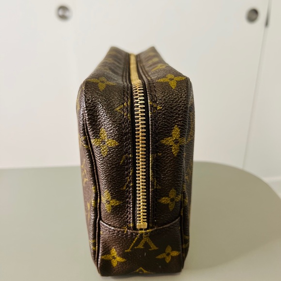 Toiletry 23 make up pouch ✔️Sold - Picture 4 of 16